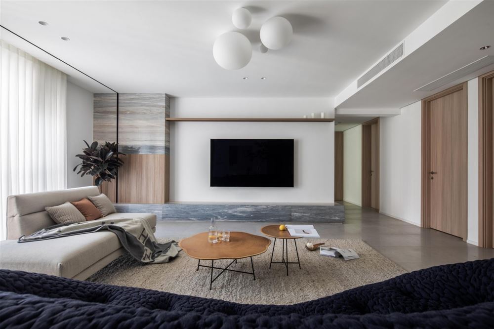 潮州市八號工業(yè)區(qū)住宅現(xiàn)代簡約風格三居室裝修案例