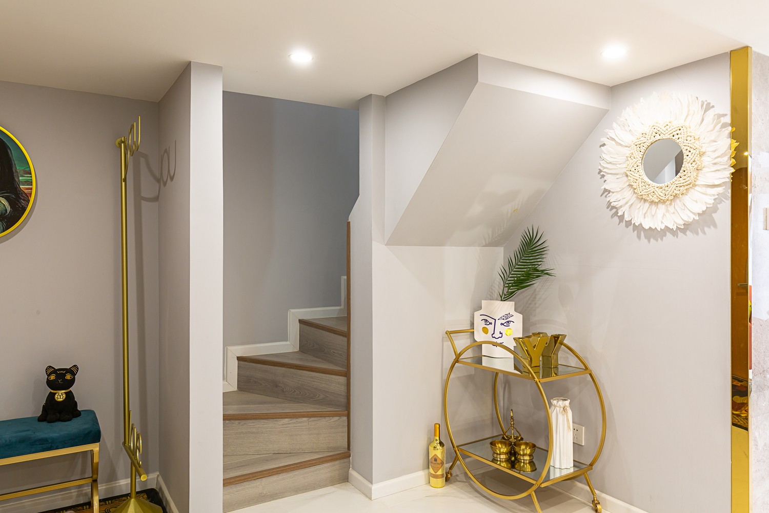 輕奢高級(jí)灰風(fēng)格家裝設(shè)計(jì)室內(nèi)裝修效果圖-玄關(guān) 輕奢高級(jí)灰風(fēng)格家裝設(shè)計(jì)室內(nèi)裝修效果圖-玄關(guān)