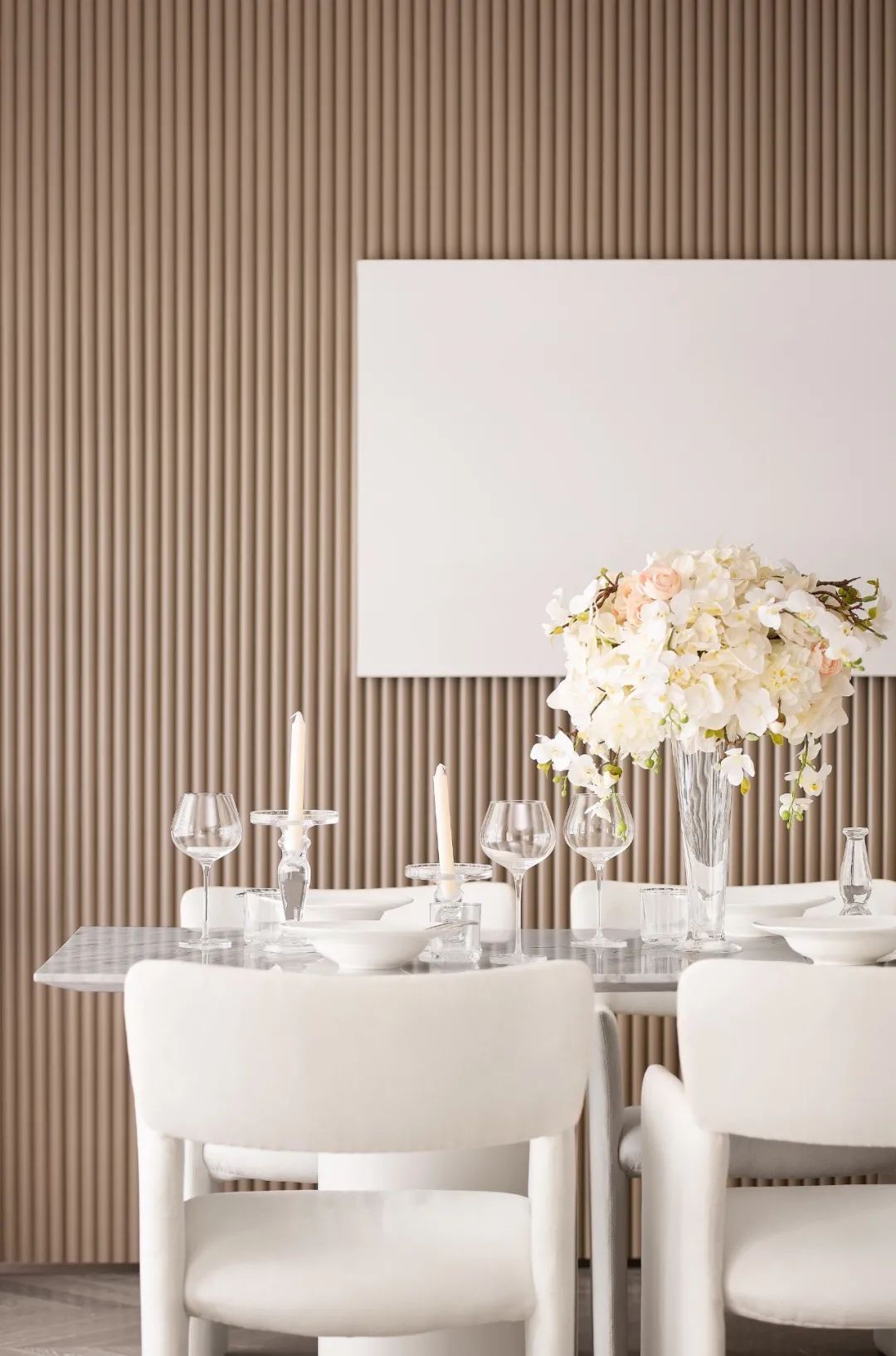 現(xiàn)代簡約風(fēng)格別墅室內(nèi)設(shè)計(jì)家裝案例-餐廳 現(xiàn)代簡約風(fēng)格別墅室內(nèi)設(shè)計(jì)家裝案例-餐廳