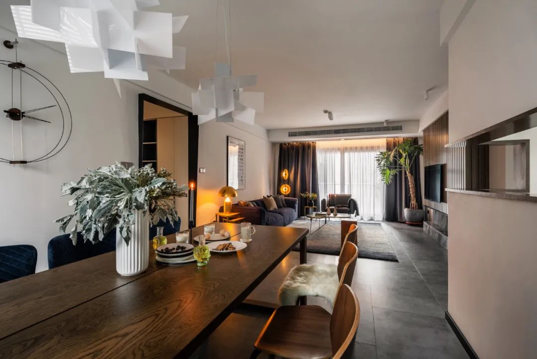 現(xiàn)代摩登風(fēng)格室內(nèi)設(shè)計(jì)家裝案例-餐廳 現(xiàn)代摩登風(fēng)格室內(nèi)設(shè)計(jì)家裝案例-餐廳