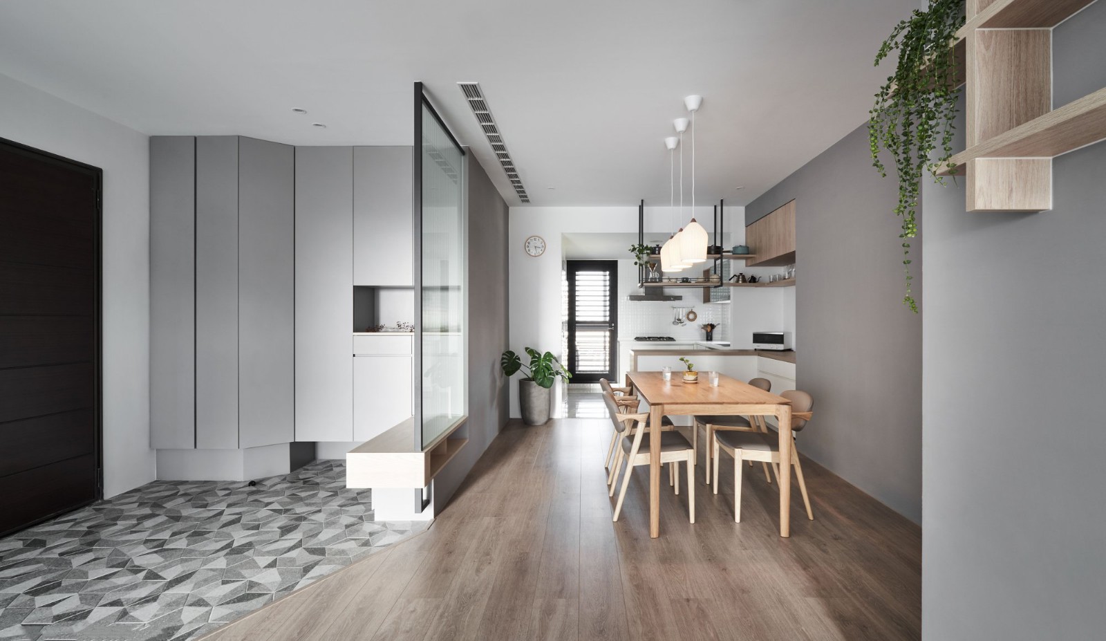 裝修案例現(xiàn)代簡約風(fēng)格室內(nèi)裝修效果圖-玄關(guān) 裝修案例現(xiàn)代簡約風(fēng)格室內(nèi)裝修效果圖-玄關(guān)