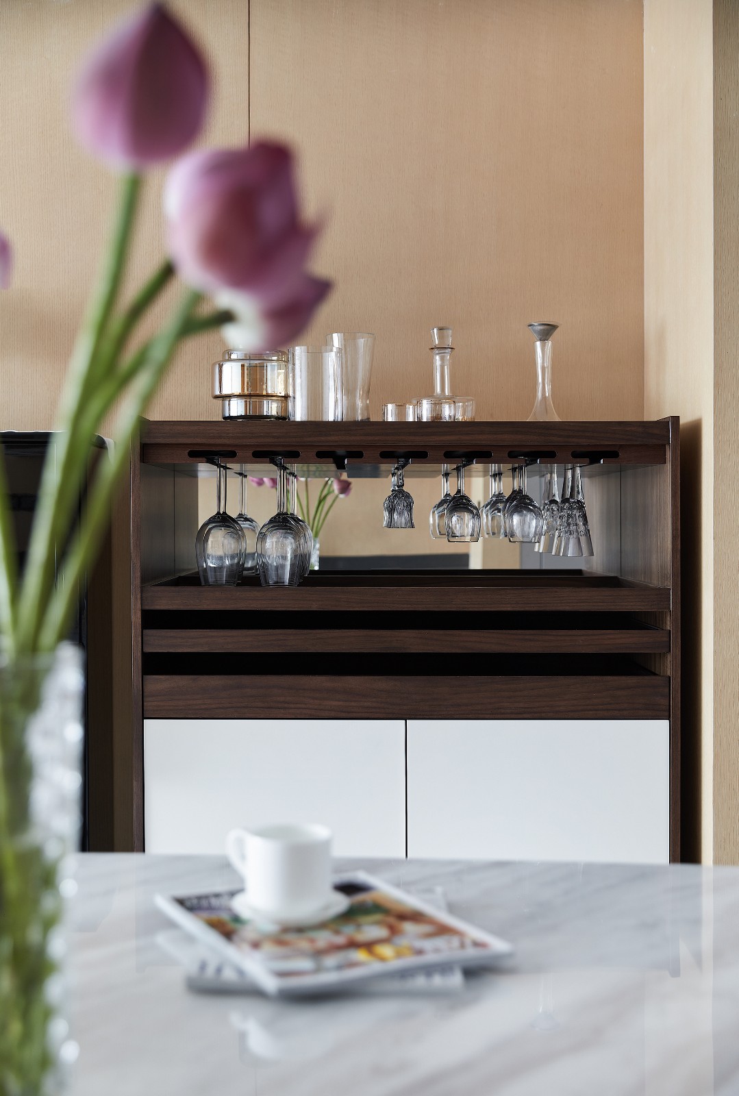 現(xiàn)代簡(jiǎn)約風(fēng)格家裝設(shè)計(jì)室內(nèi)裝修效果圖-餐邊柜 現(xiàn)代簡(jiǎn)約風(fēng)格家裝設(shè)計(jì)室內(nèi)裝修效果圖-餐邊柜