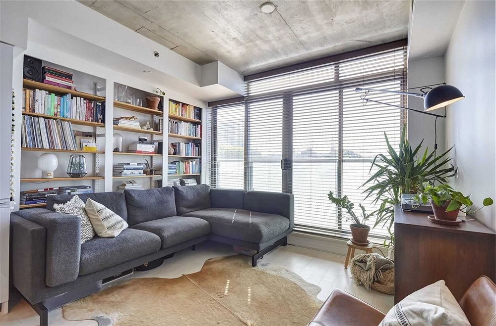 惠州市碧桂園十里銀灘現(xiàn)代簡約風(fēng)格三居室裝修案例