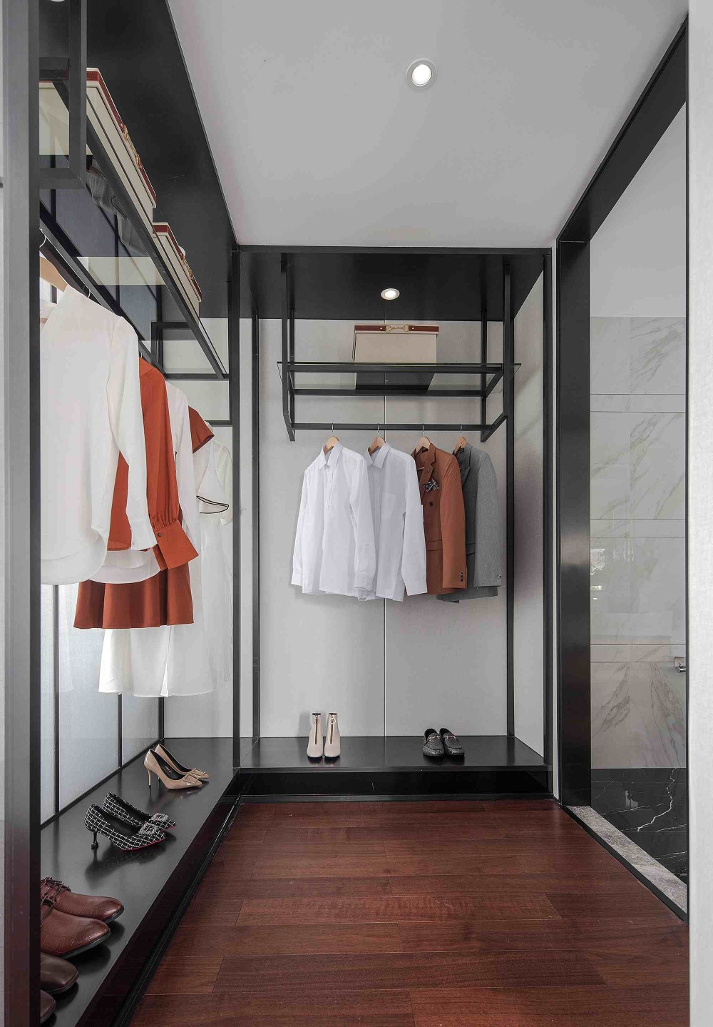 北歐風(fēng)格室內(nèi)家裝案例效果圖-衣帽間 北歐風(fēng)格室內(nèi)家裝案例效果圖-衣帽間