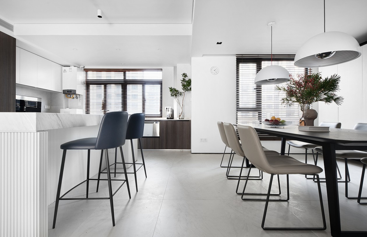 裝修案例現(xiàn)代簡約風(fēng)格室內(nèi)裝修效果圖-餐廳 裝修案例現(xiàn)代簡約風(fēng)格室內(nèi)裝修效果圖-餐廳