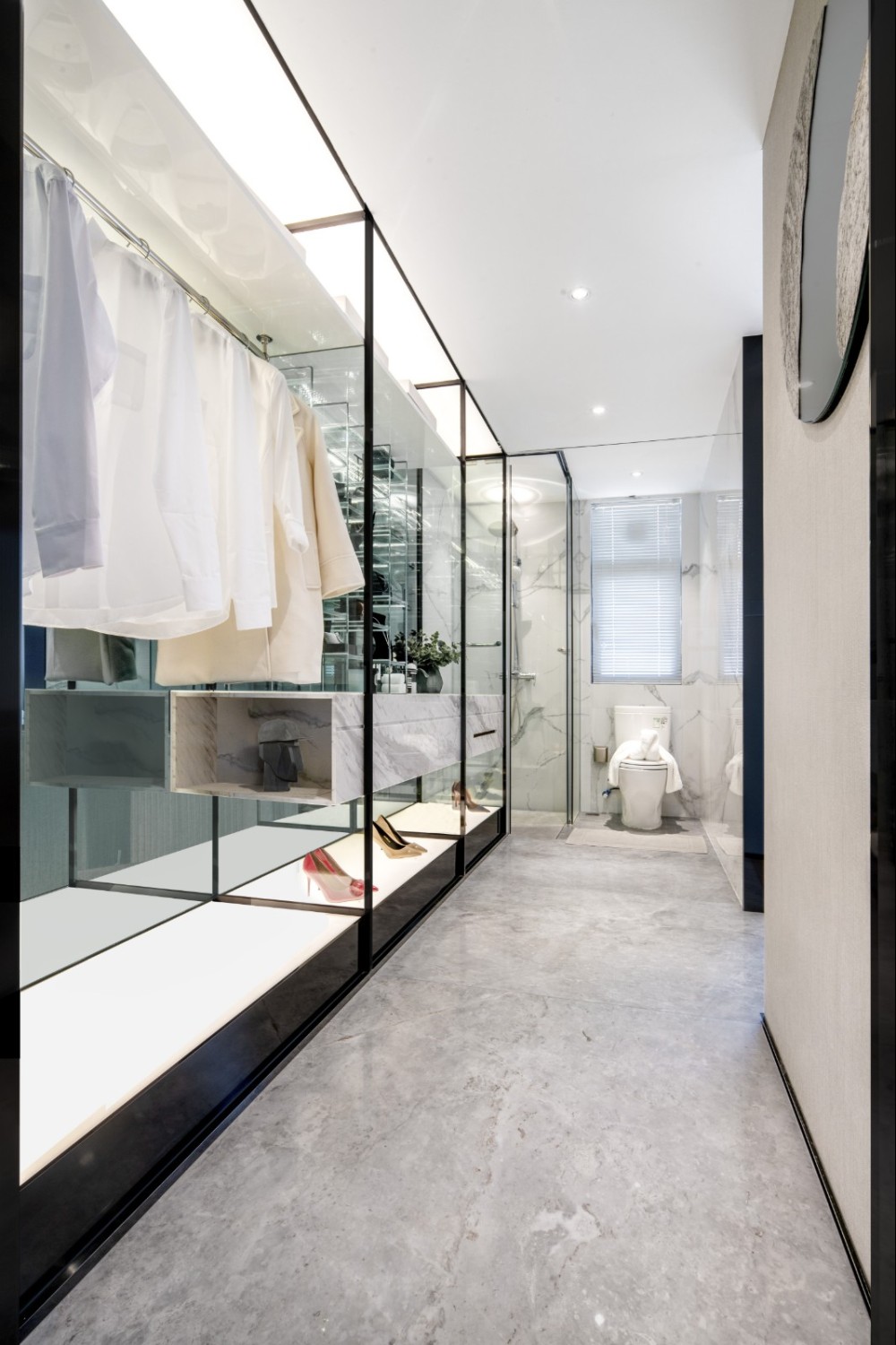 現(xiàn)代簡約風(fēng)格室內(nèi)設(shè)計(jì)家裝案例-衣帽間 現(xiàn)代簡約風(fēng)格室內(nèi)設(shè)計(jì)家裝案例-衣帽間