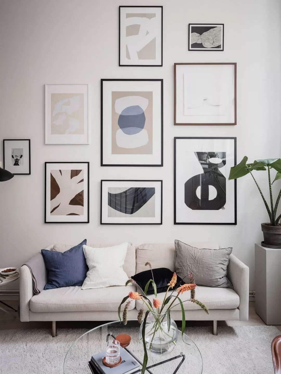 廣州裝修公司現(xiàn)代簡約風格公寓裝修效果圖-客廳沙發(fā) 廣州裝修公司現(xiàn)代簡約風格公寓裝修效果圖-客廳沙發(fā)