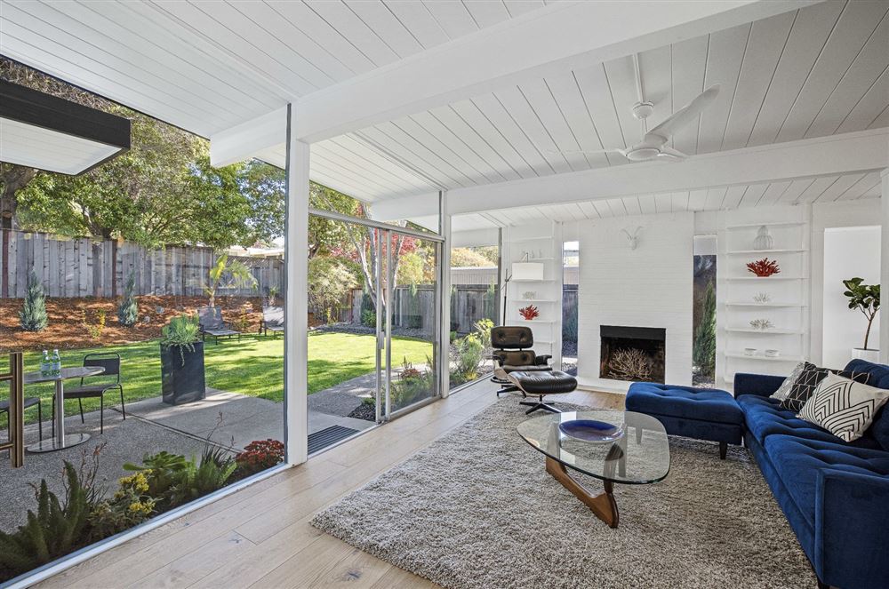 廣州市東方夏灣拿現(xiàn)代風(fēng)格別墅裝修案例