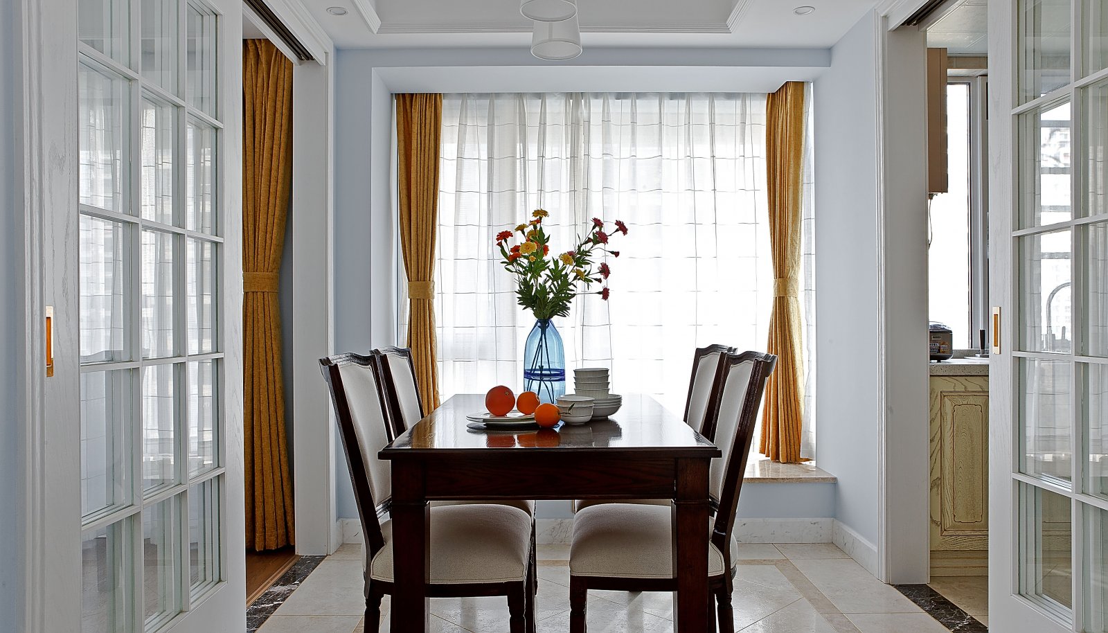 裝修案例簡約美式風(fēng)格室內(nèi)裝修效果圖-餐廳 裝修案例簡約美式風(fēng)格室內(nèi)裝修效果圖-餐廳