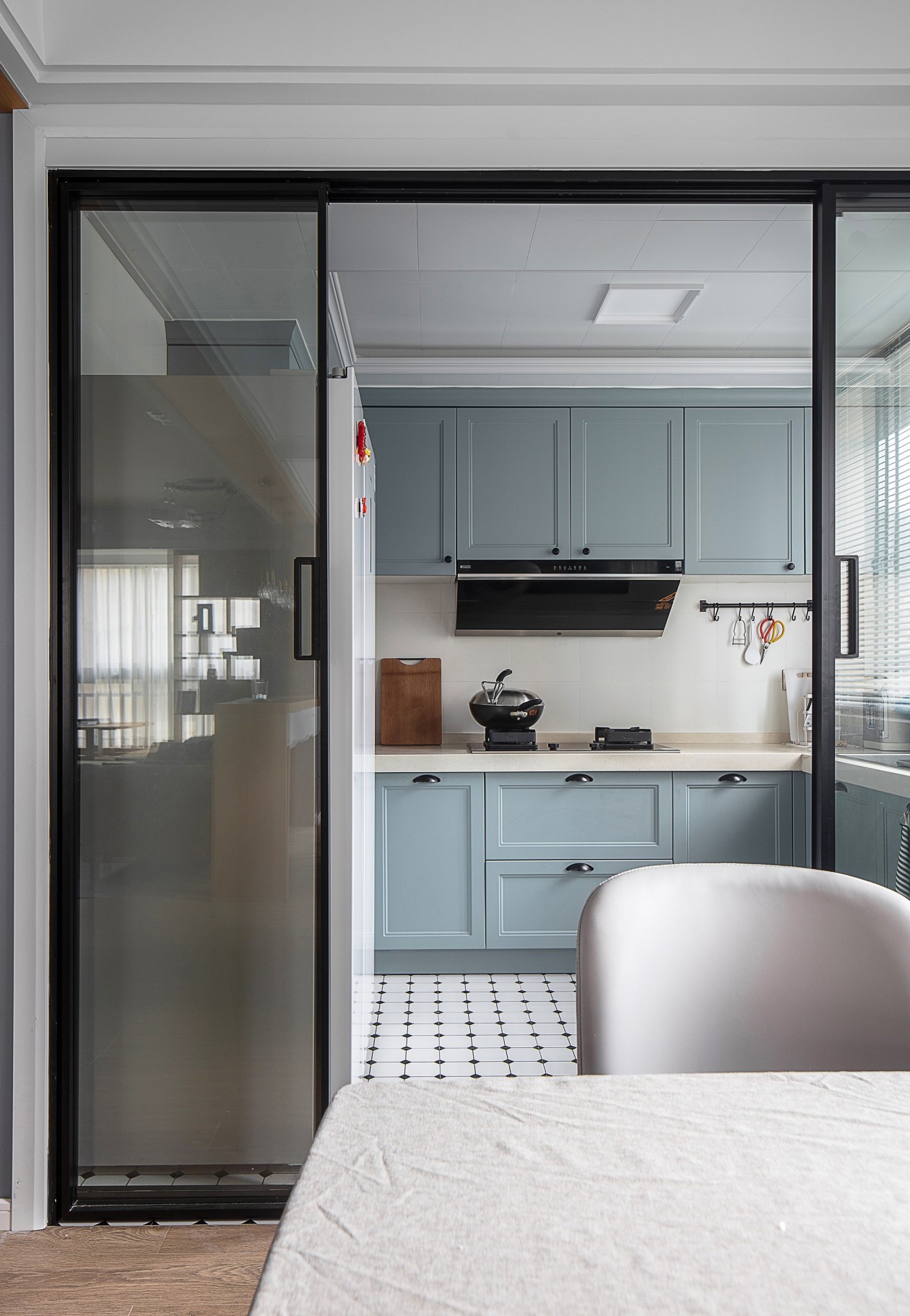 北歐簡(jiǎn)約風(fēng)格室內(nèi)家裝案例效果圖-廚房 北歐簡(jiǎn)約風(fēng)格室內(nèi)家裝案例效果圖-廚房