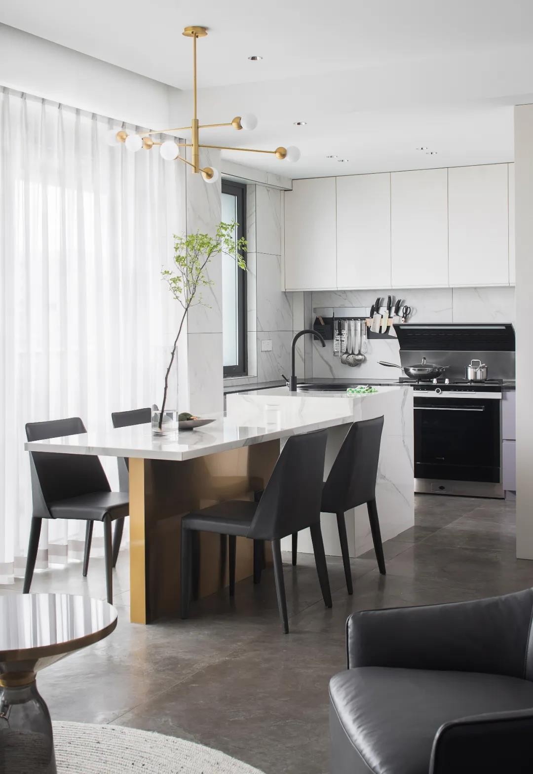 簡約黑白灰風(fēng)格室內(nèi)設(shè)計家裝案例-餐廳 簡約黑白灰風(fēng)格室內(nèi)設(shè)計家裝案例-餐廳