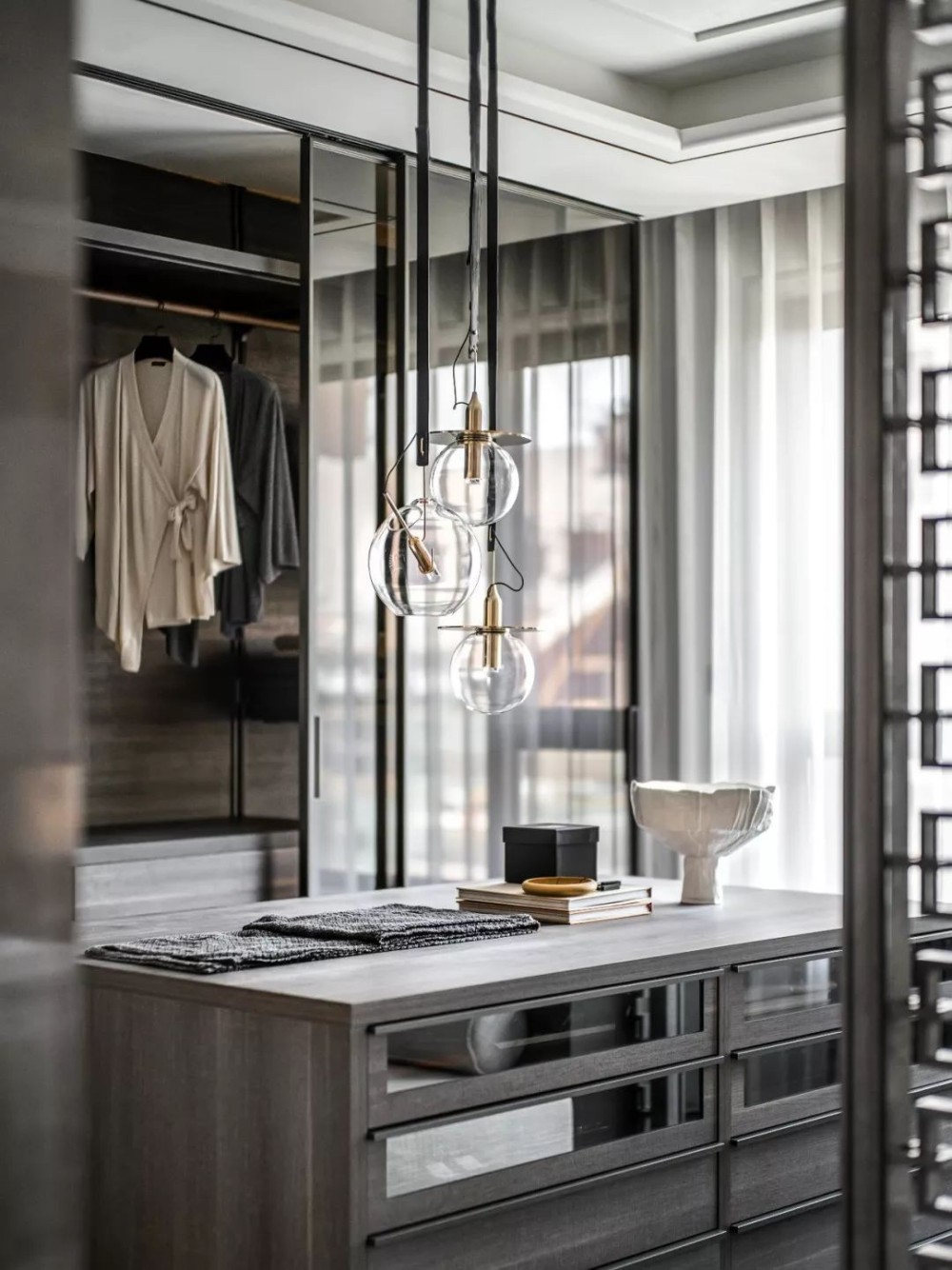 新古典風(fēng)格室內(nèi)設(shè)計家裝案例-衣帽間 新古典風(fēng)格室內(nèi)設(shè)計家裝案例-衣帽間