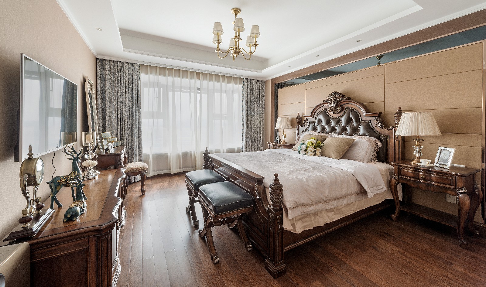 裝修公司奢華美式風格室內(nèi)裝修效果圖-臥室 裝修公司奢華美式風格室內(nèi)裝修效果圖-臥室