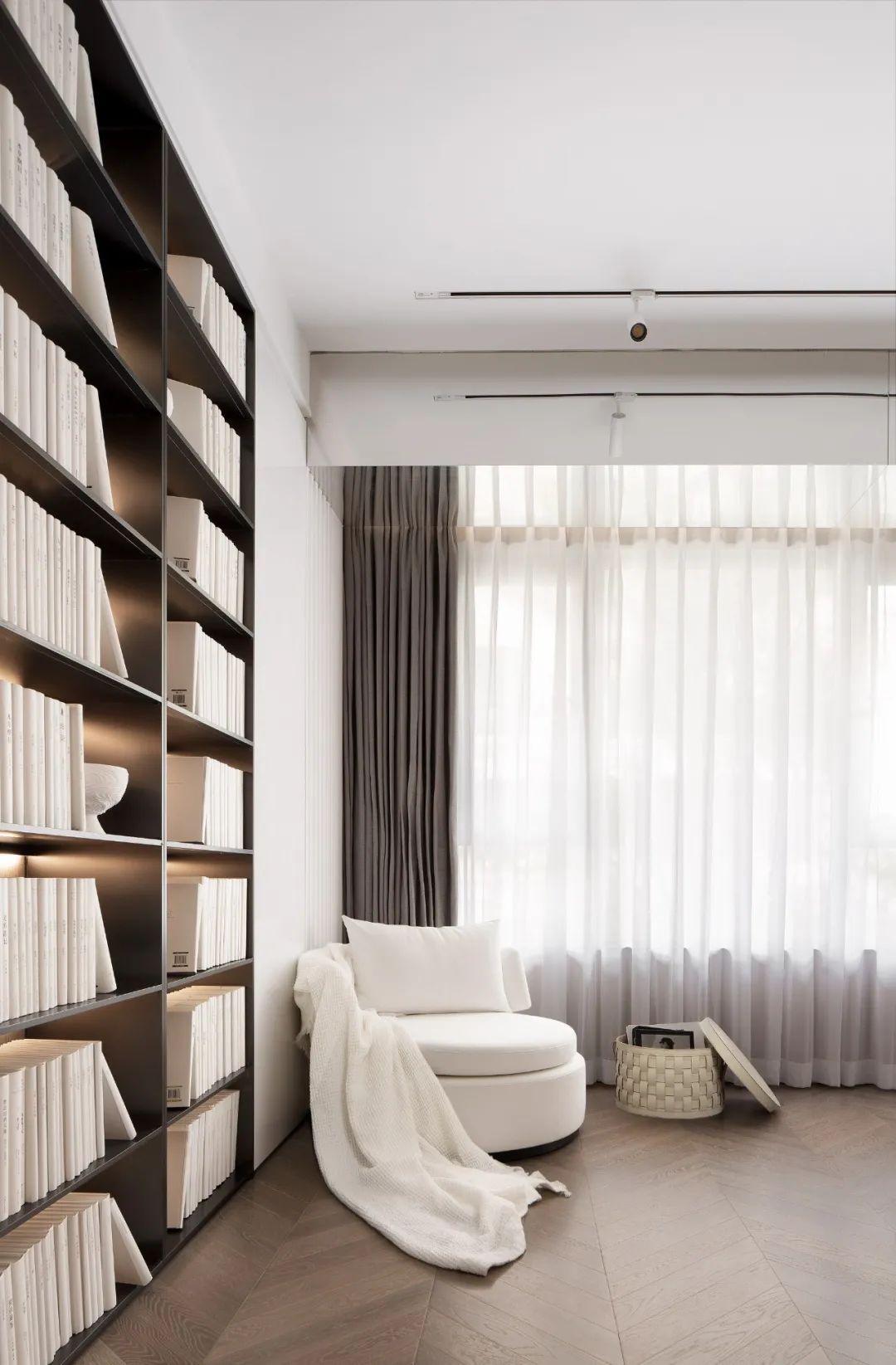 現(xiàn)代簡約風(fēng)格別墅室內(nèi)設(shè)計(jì)家裝案例-書房 現(xiàn)代簡約風(fēng)格別墅室內(nèi)設(shè)計(jì)家裝案例-書房