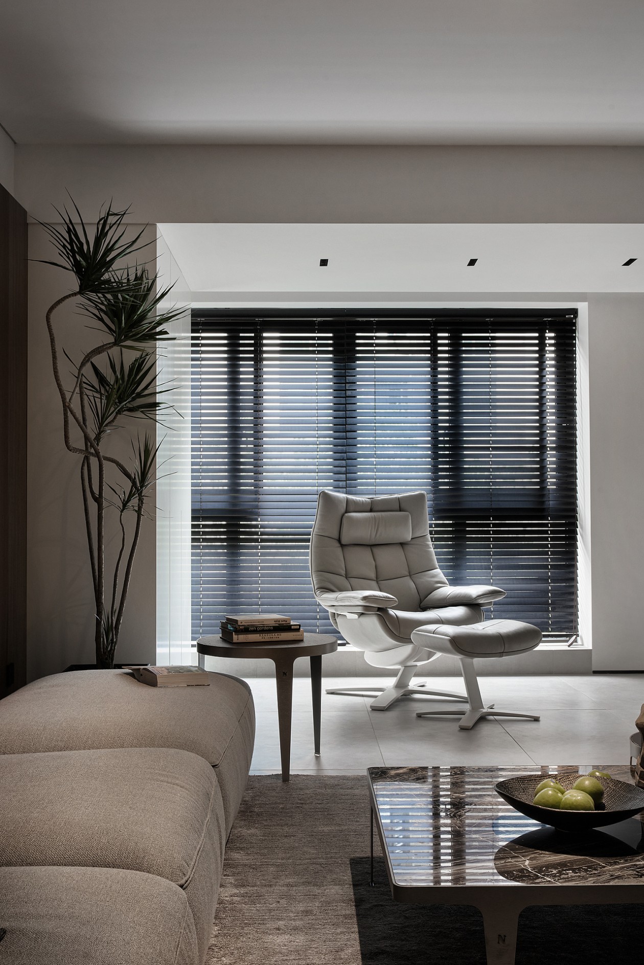 現(xiàn)代簡(jiǎn)約風(fēng)格室內(nèi)家裝案例效果圖-客廳茶幾 現(xiàn)代簡(jiǎn)約風(fēng)格室內(nèi)家裝案例效果圖-客廳茶幾