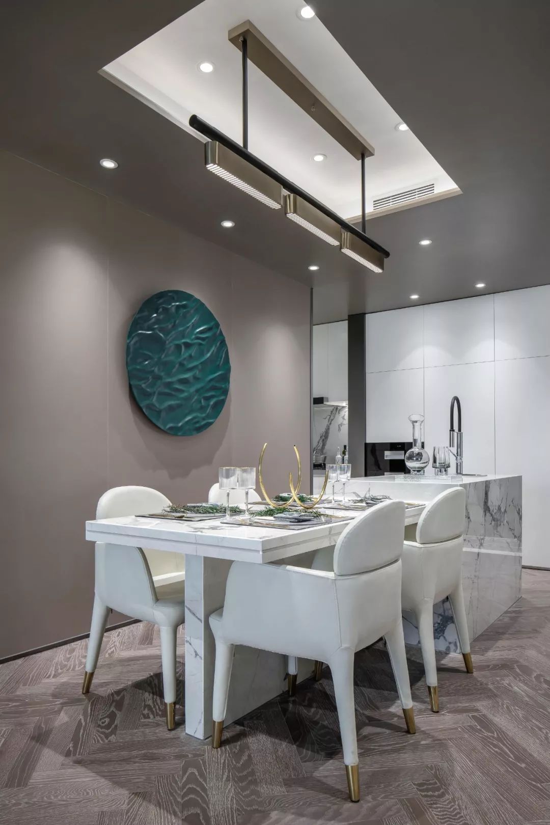 現(xiàn)代輕奢風(fēng)格室內(nèi)設(shè)計家裝案例-餐廳 現(xiàn)代輕奢風(fēng)格室內(nèi)設(shè)計家裝案例-餐廳