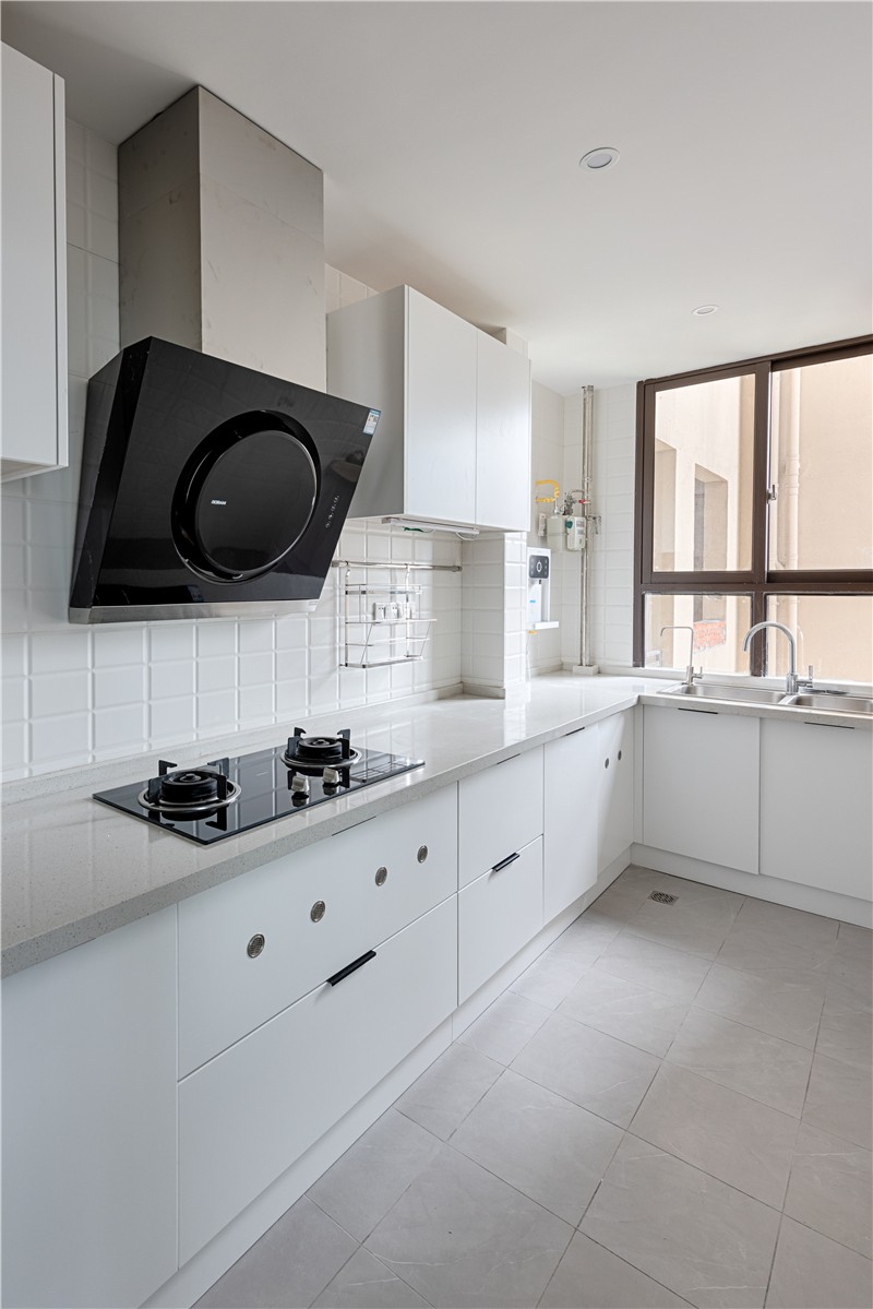 裝修案例簡(jiǎn)歐風(fēng)格室內(nèi)裝修效果圖-廚房 裝修案例簡(jiǎn)歐風(fēng)格室內(nèi)裝修效果圖-廚房