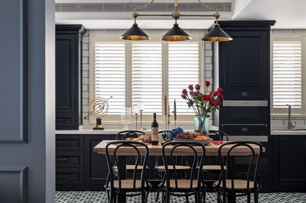 現(xiàn)代美式風(fēng)格室內(nèi)家裝案例效果圖-餐廳 現(xiàn)代美式風(fēng)格室內(nèi)家裝案例效果圖-餐廳